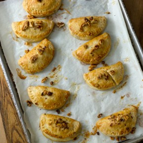 Apple Empanadas (Empanadas de Manzana)